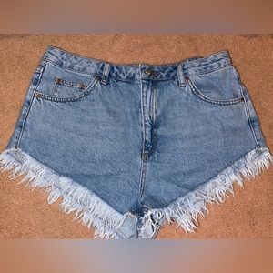 Topshop Kiri Jean shorts size 10